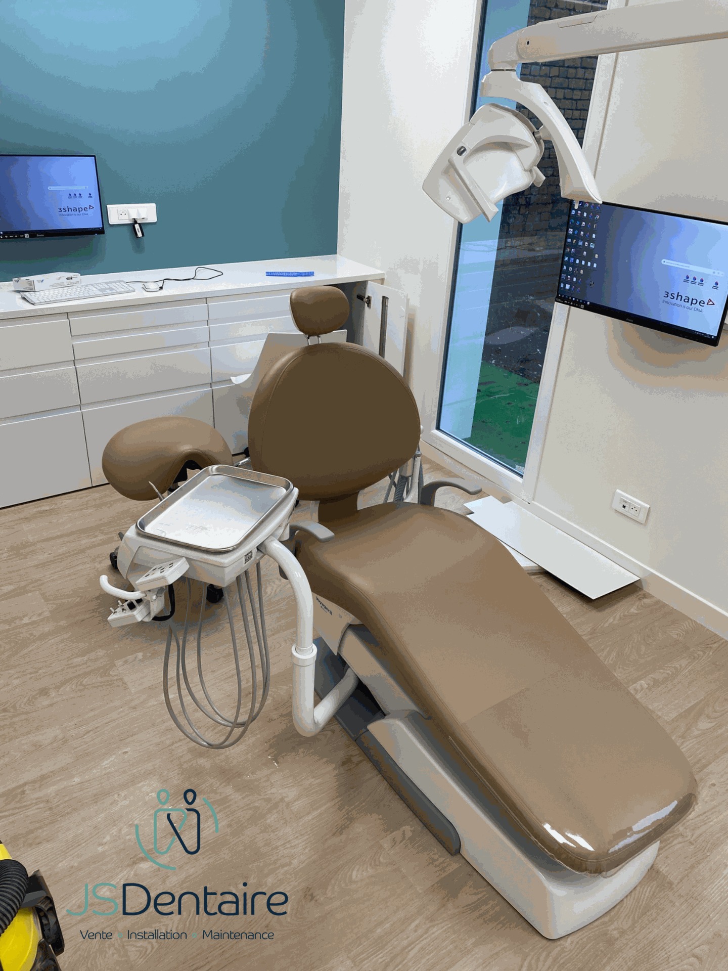 Cabinet orthodontie DUNKERQUE (59) : Installation d’un voyager III avec scialytique FARO