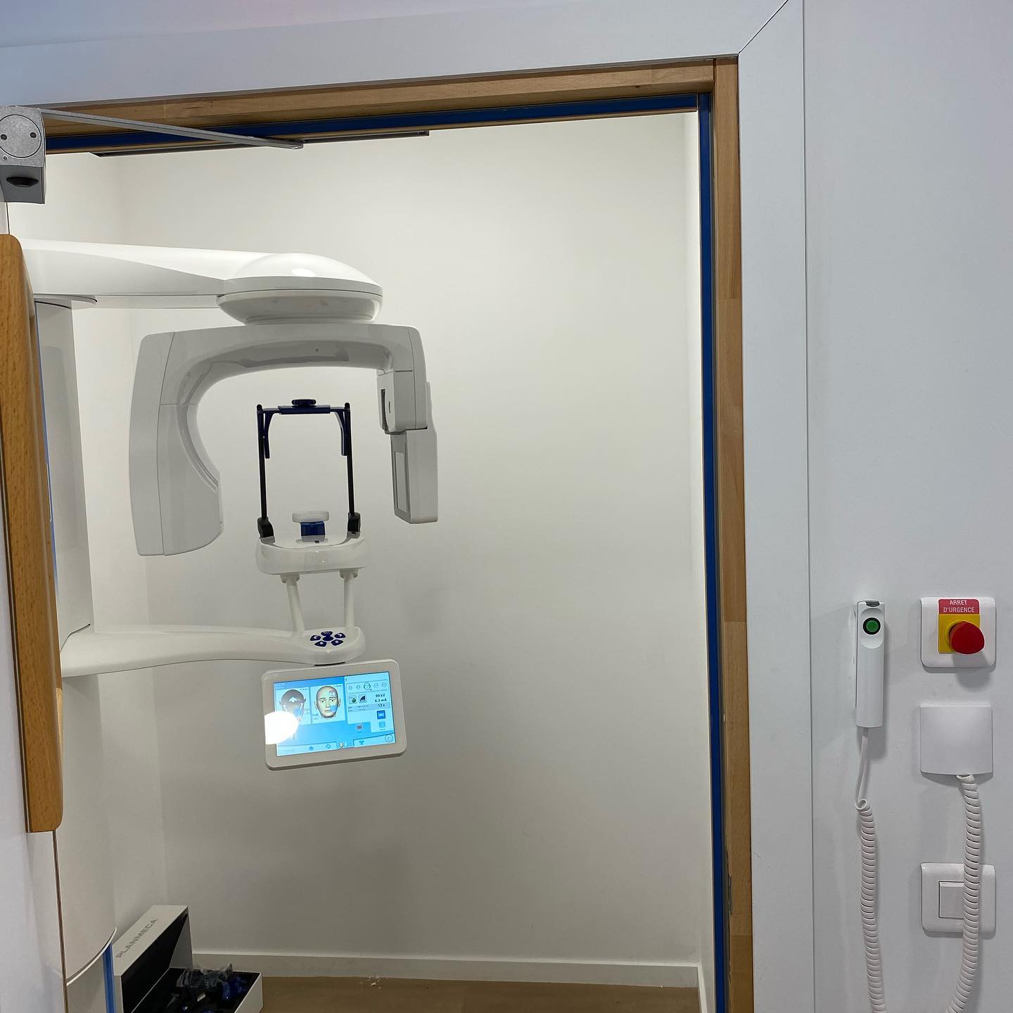 Cabinet dentaire HALLUIN (59) : Installation Panoramique Promax 3D PLANMECA